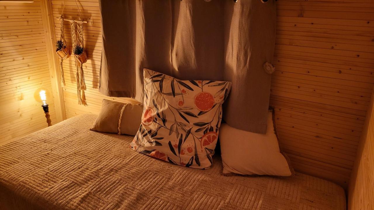 Gite De La Roulotte De L'Epine Dallon エクステリア 写真